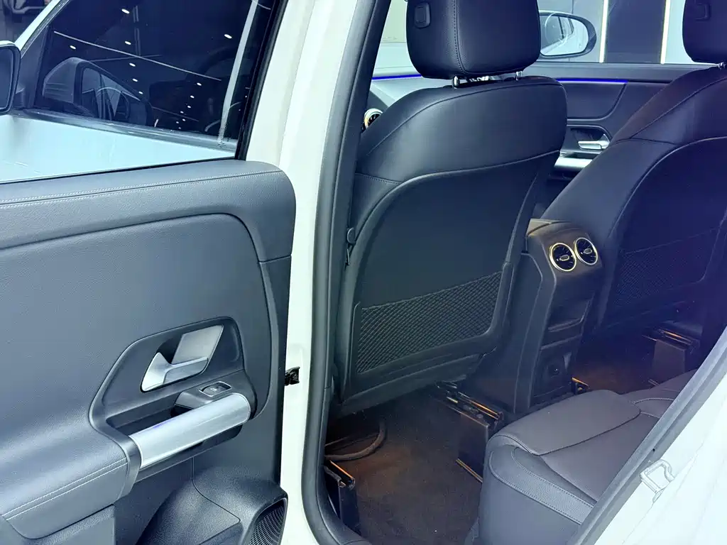 Mercedes-Benz GLA — фото 8