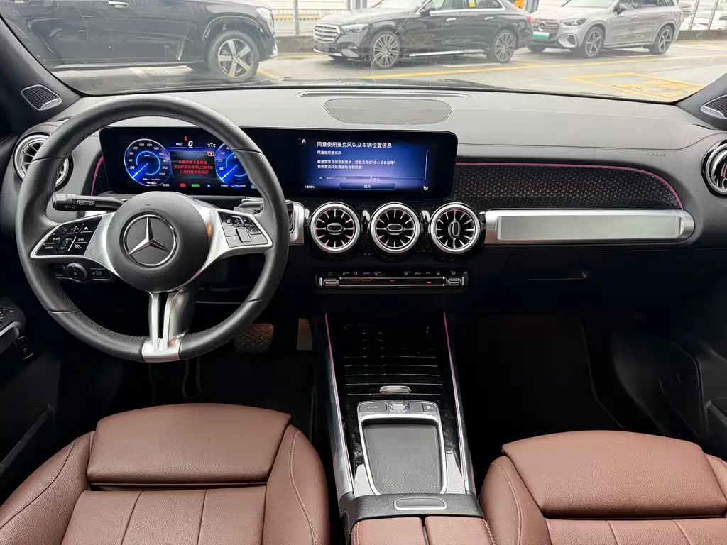 Mercedes-Benz EQB — фото 14