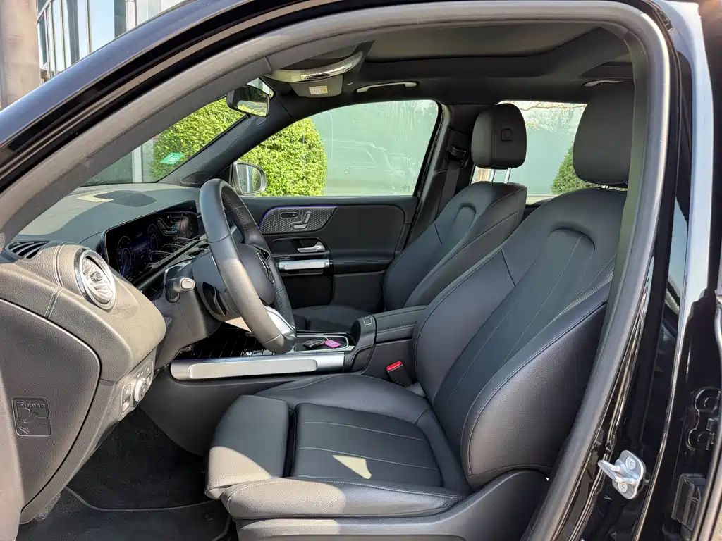 Mercedes-Benz EQB — фото 13