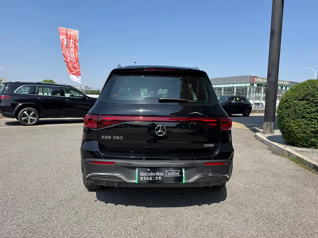 Mercedes-Benz EQB — фото 10
