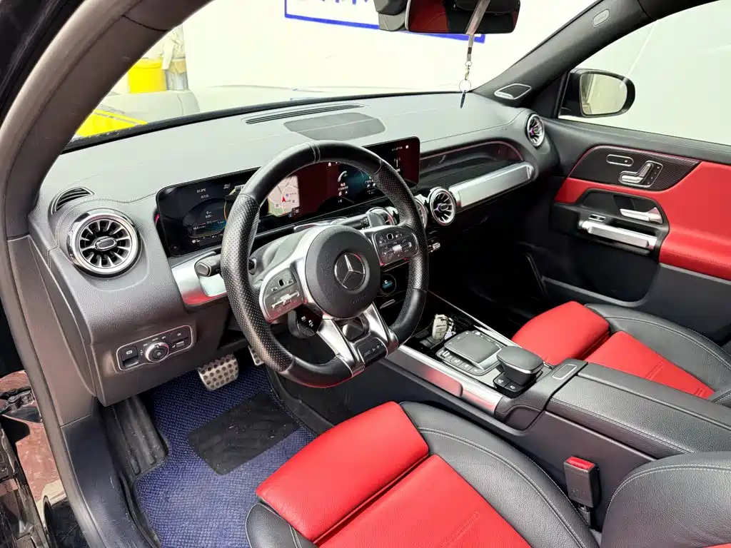 Mercedes-Benz GLB AMG — фото 11