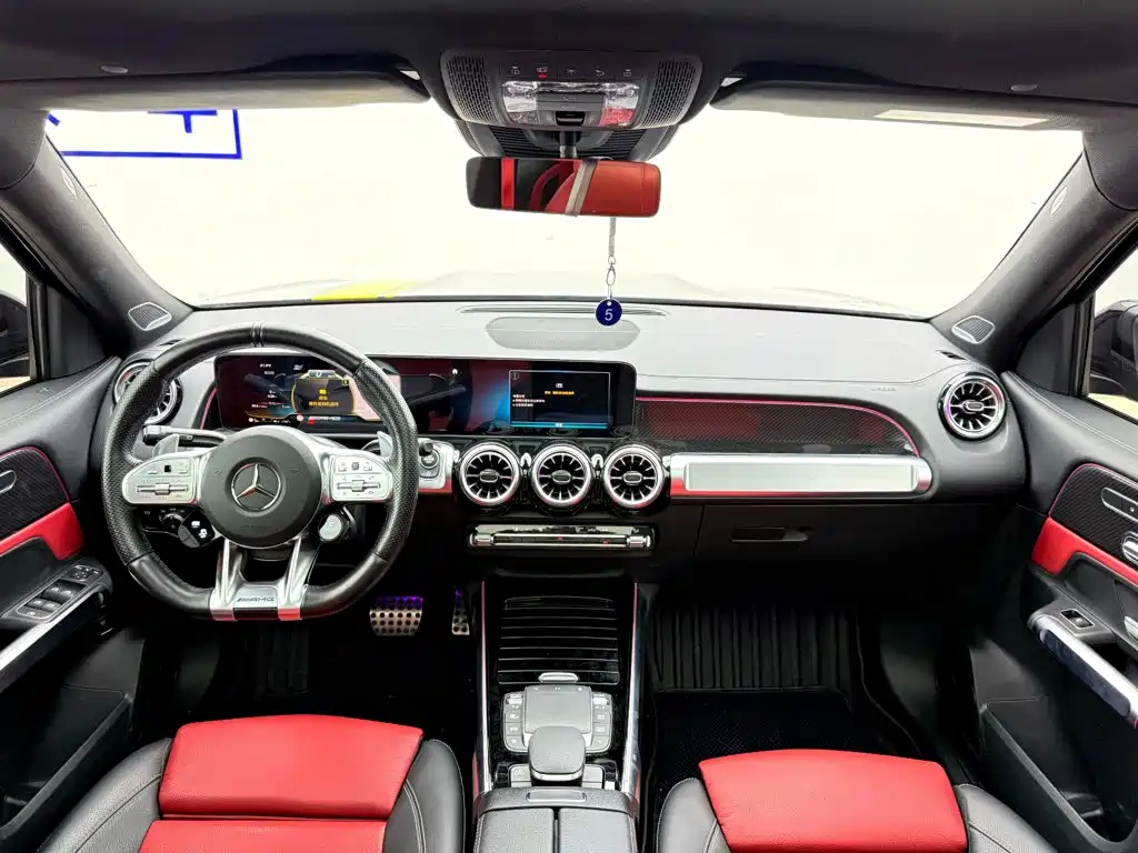 Mercedes-Benz GLB AMG — фото 14