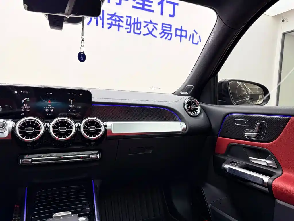 Mercedes-Benz GLB AMG — фото 18