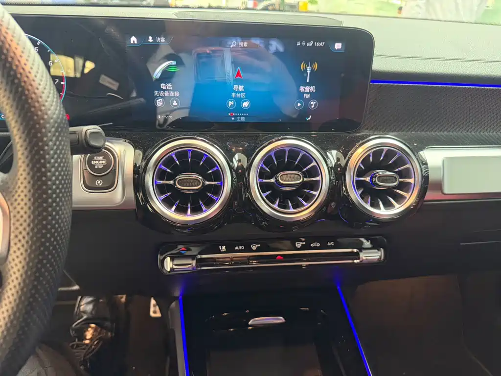 Mercedes-Benz GLB AMG — фото 11