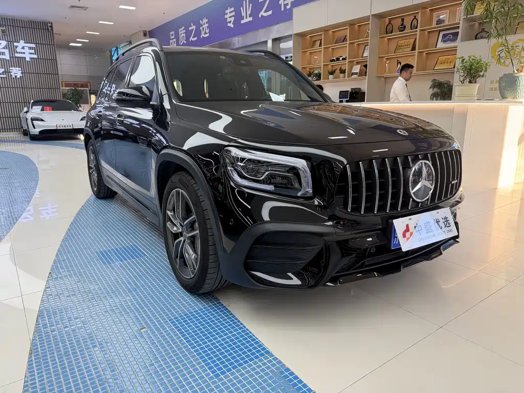 Mercedes-Benz GLB AMG — фото 3