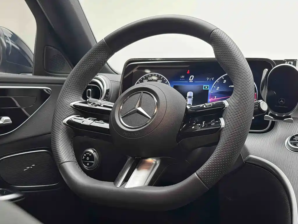 Mercedes-Benz C-Class — фото 6