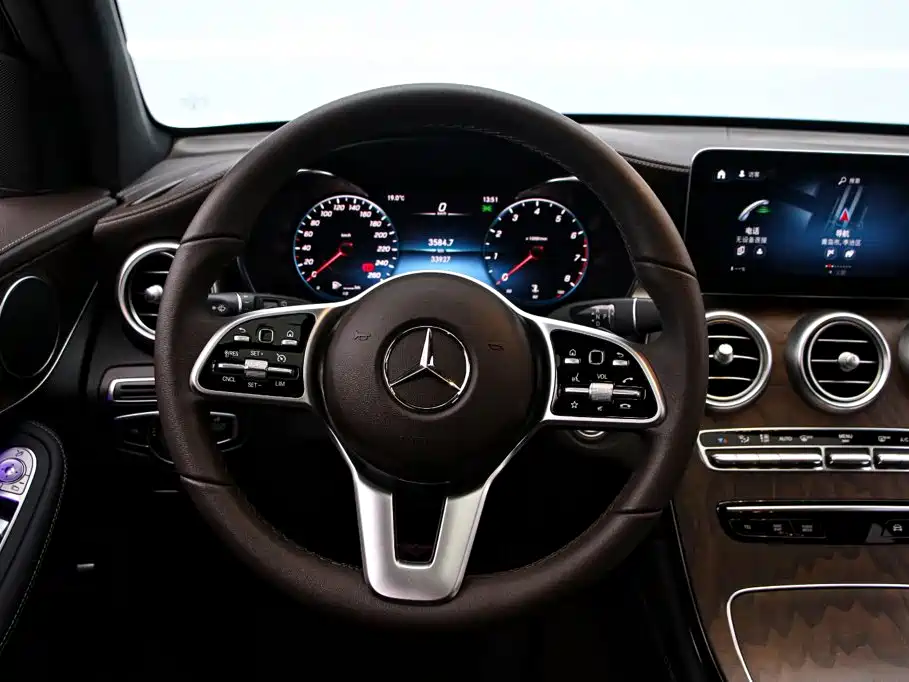 Mercedes-Benz GLC — фото 7