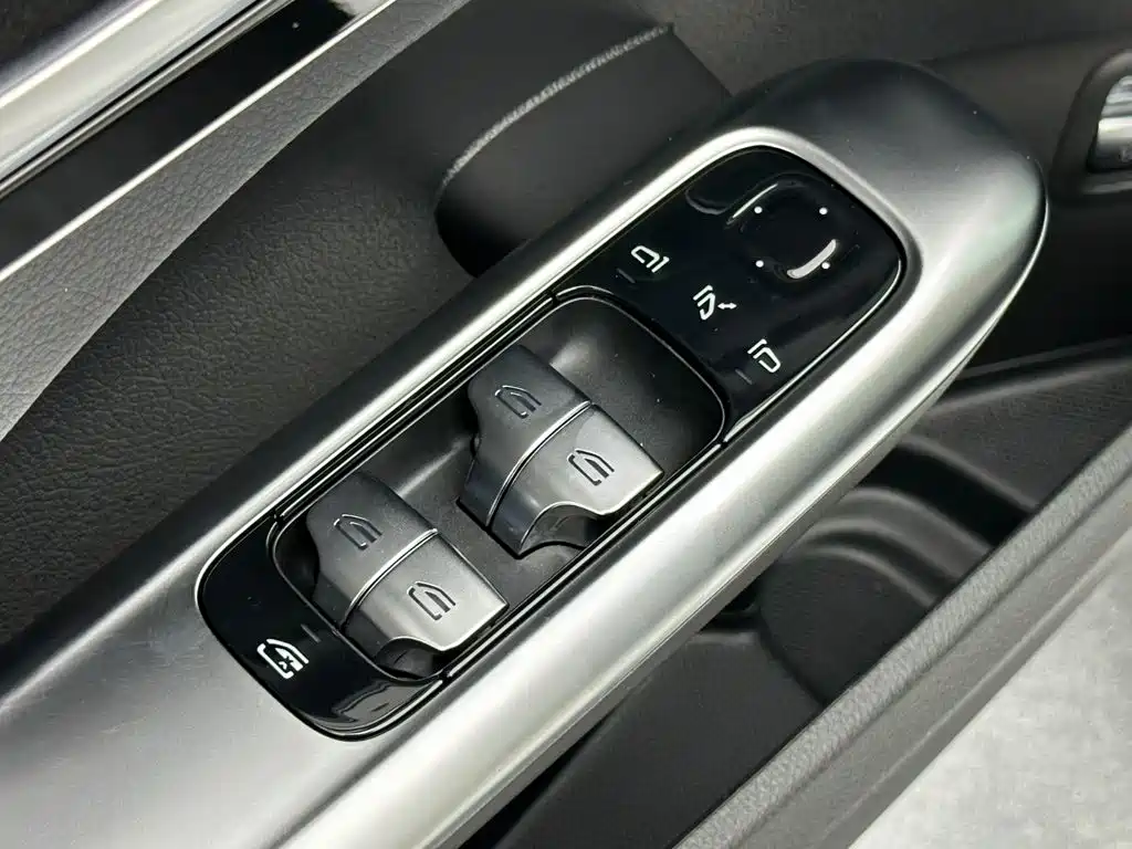 Mercedes-Benz C-Class — фото 14