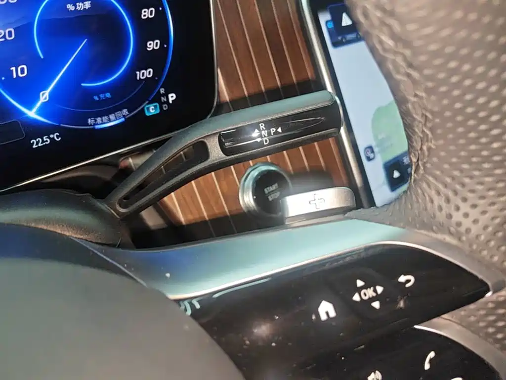 Mercedes-Benz EQE SUV — фото 13