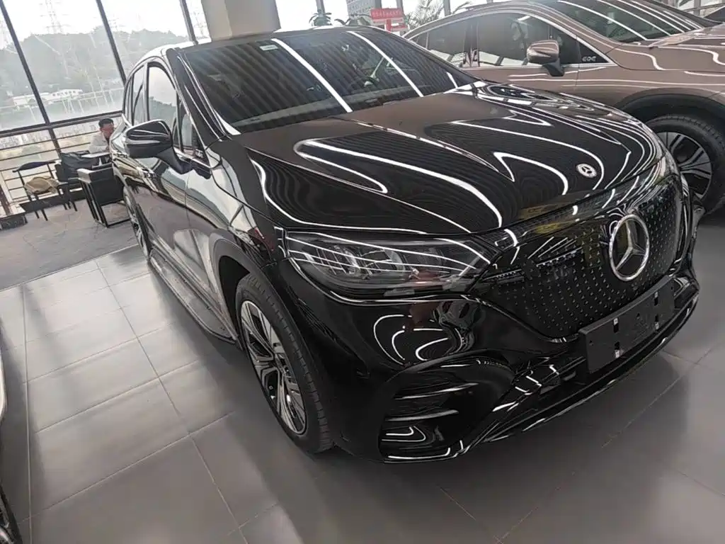 Mercedes-Benz EQE SUV — фото 3