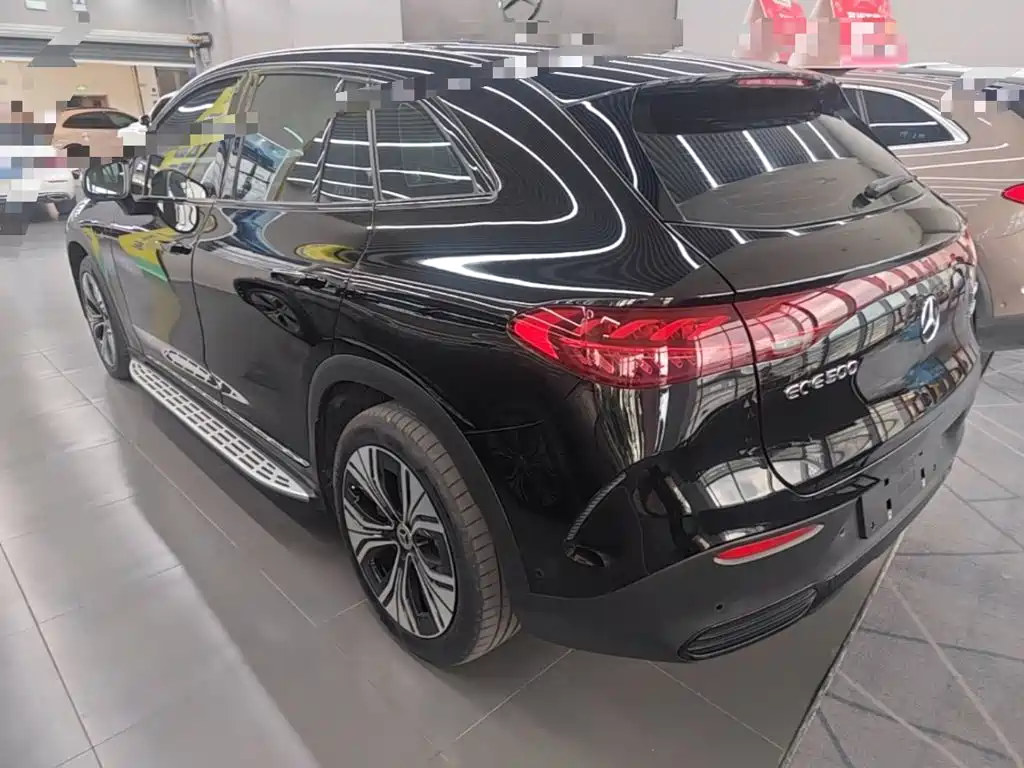 Mercedes-Benz EQE SUV — фото 4