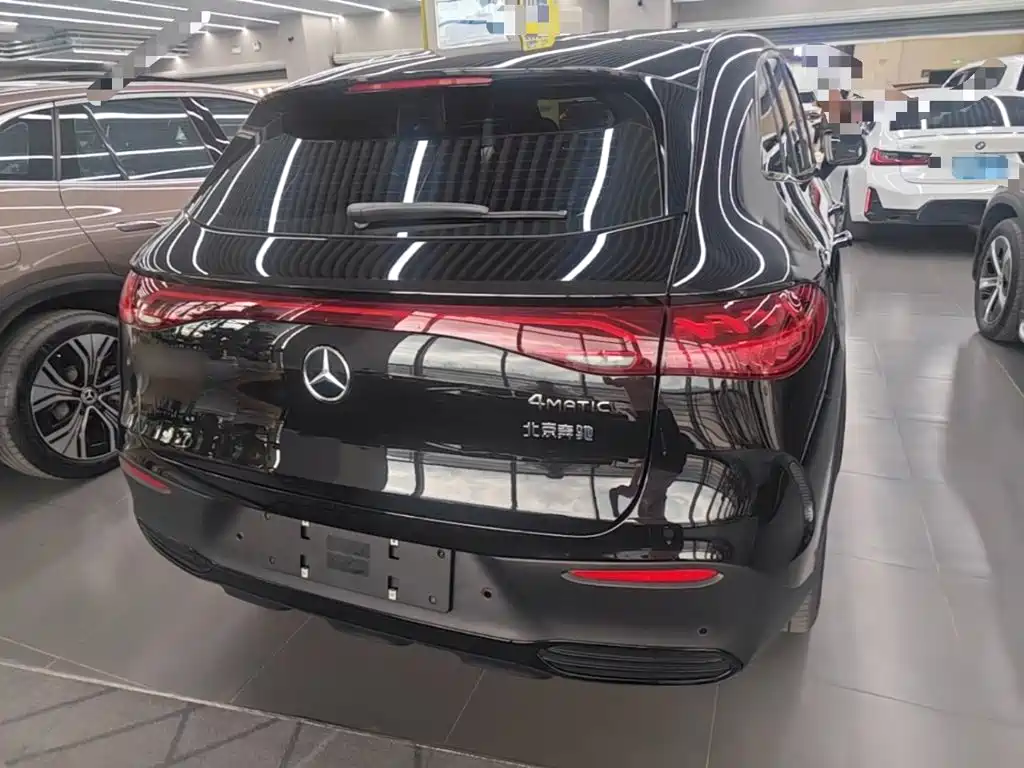 Mercedes-Benz EQE SUV — фото 5