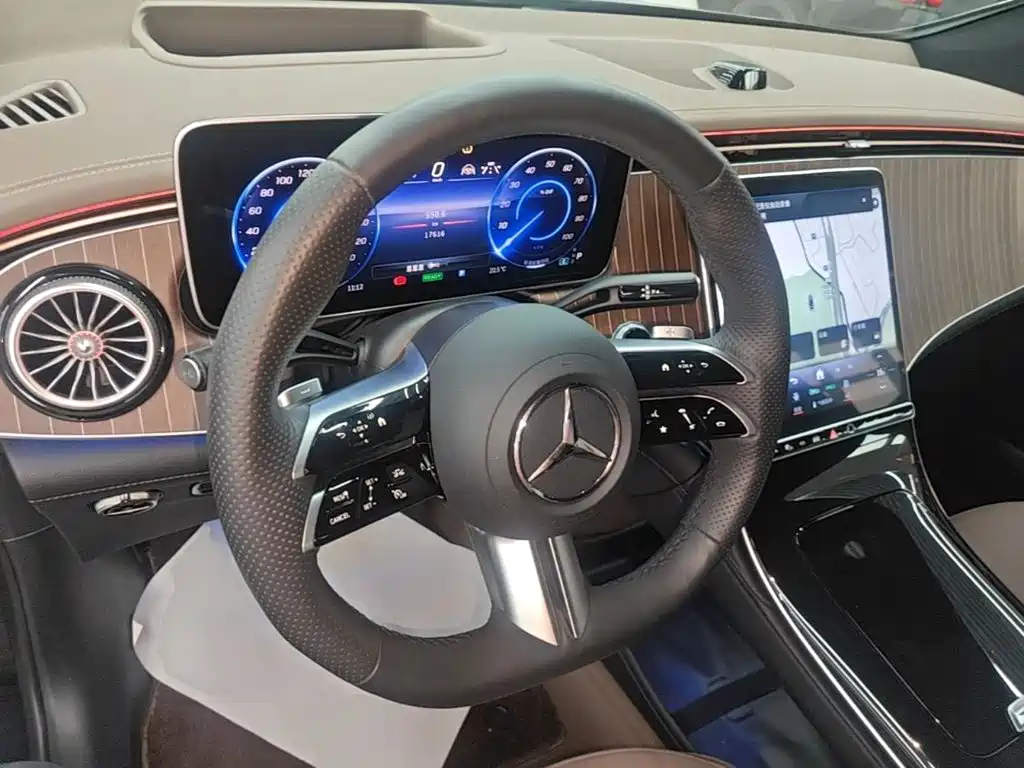 Mercedes-Benz EQE SUV — фото 9