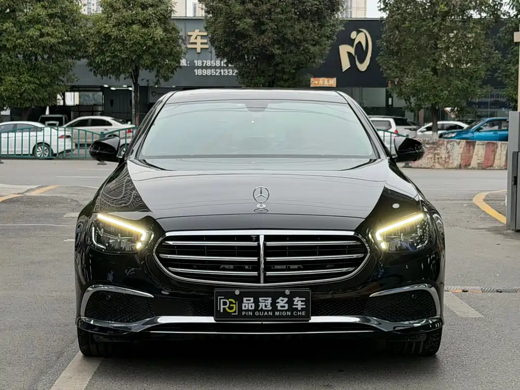 Mercedes-Benz E-Class — фото 2