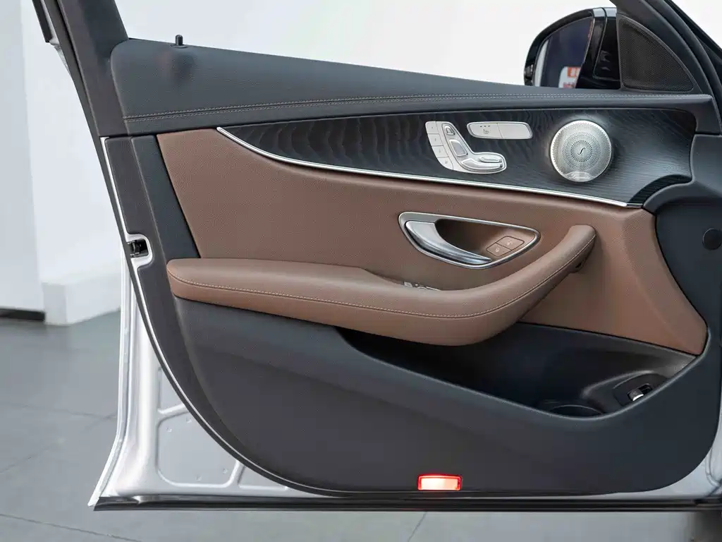 Mercedes-Benz E-Class (Import) — фото 10