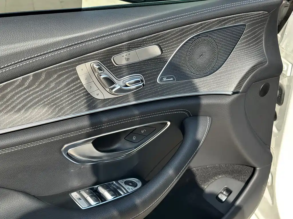 Mercedes-Benz CLS — фото 10