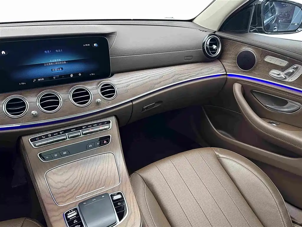 Mercedes-Benz E-Class — фото 14