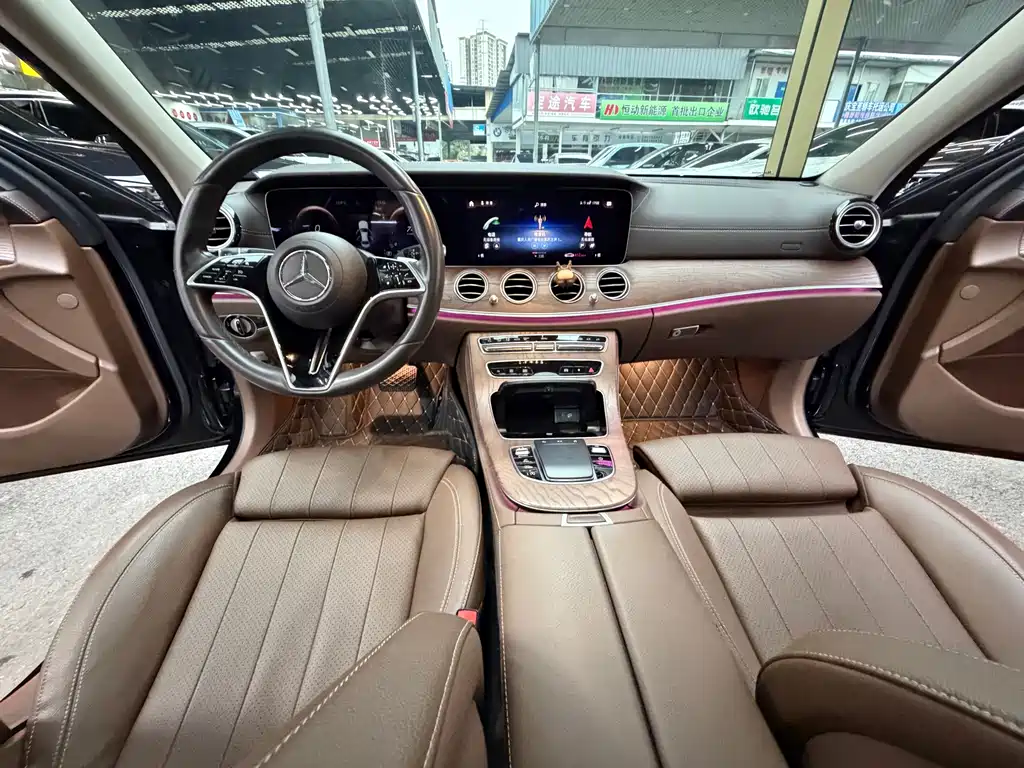 Mercedes-Benz E-Class — фото 18