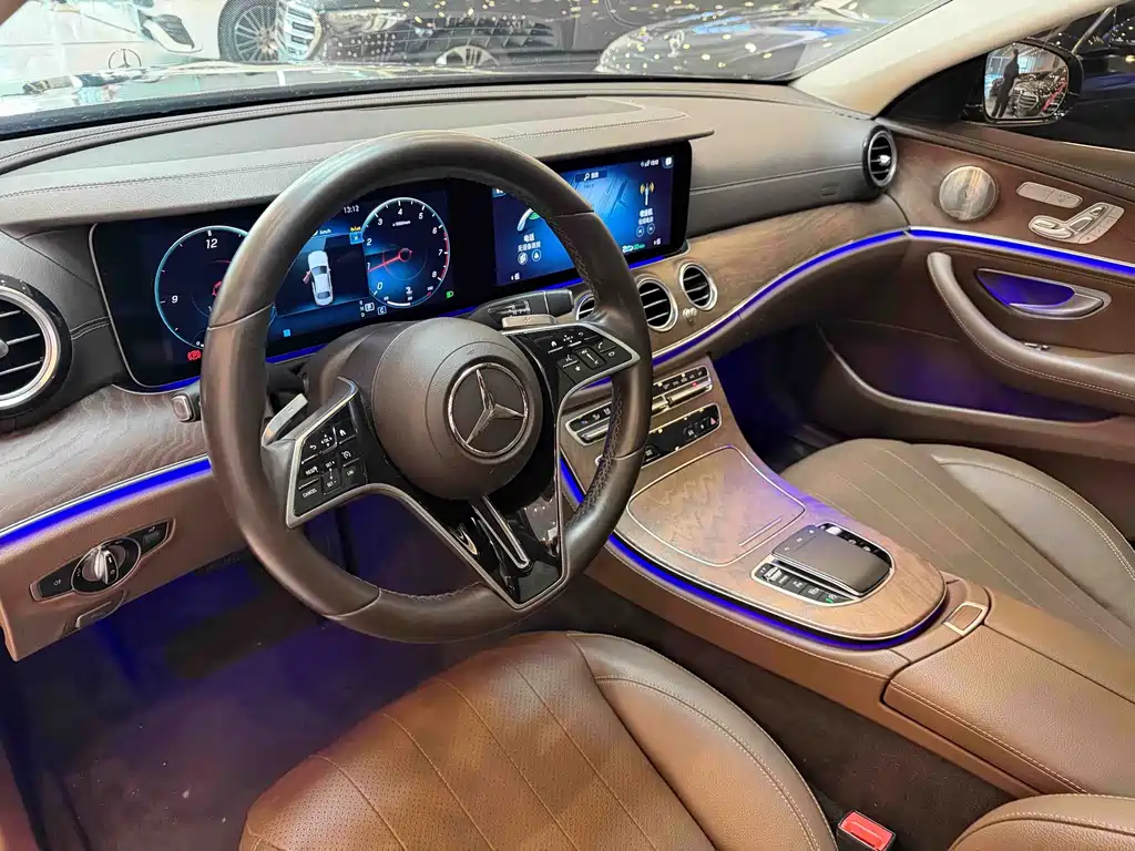 Mercedes-Benz E-Class — фото 10