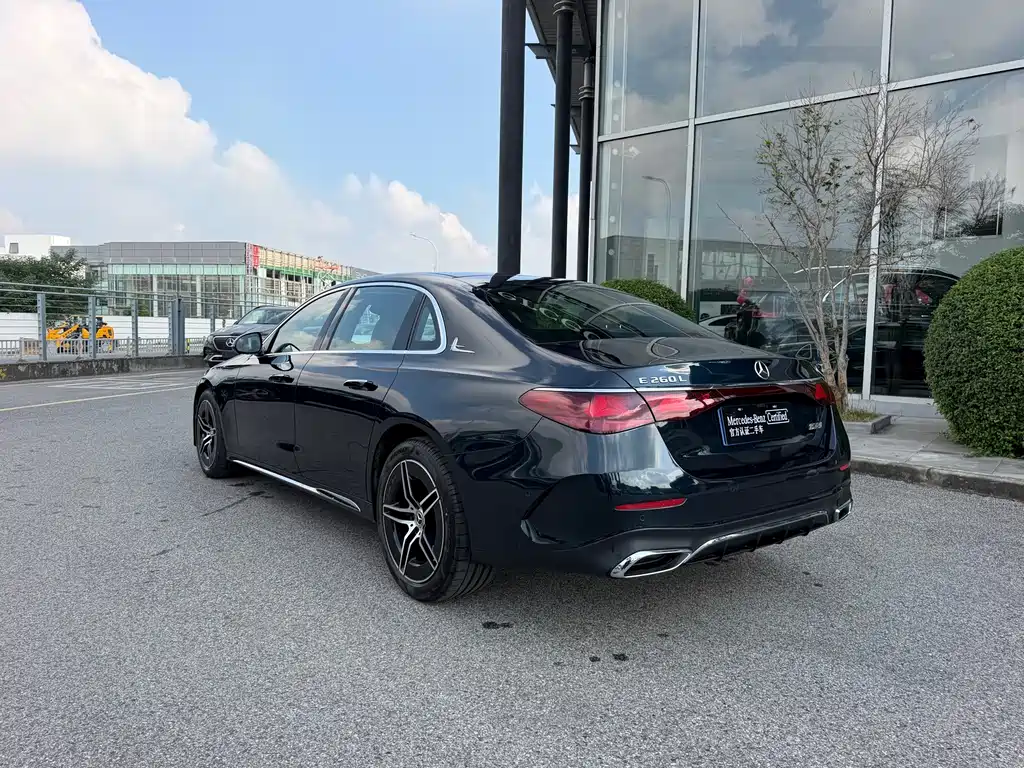 Mercedes-Benz E-Class — фото 11