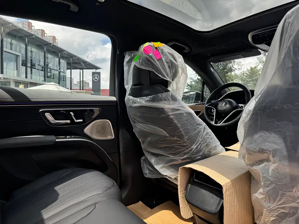 Mercedes-Benz EQS SUV — фото 11