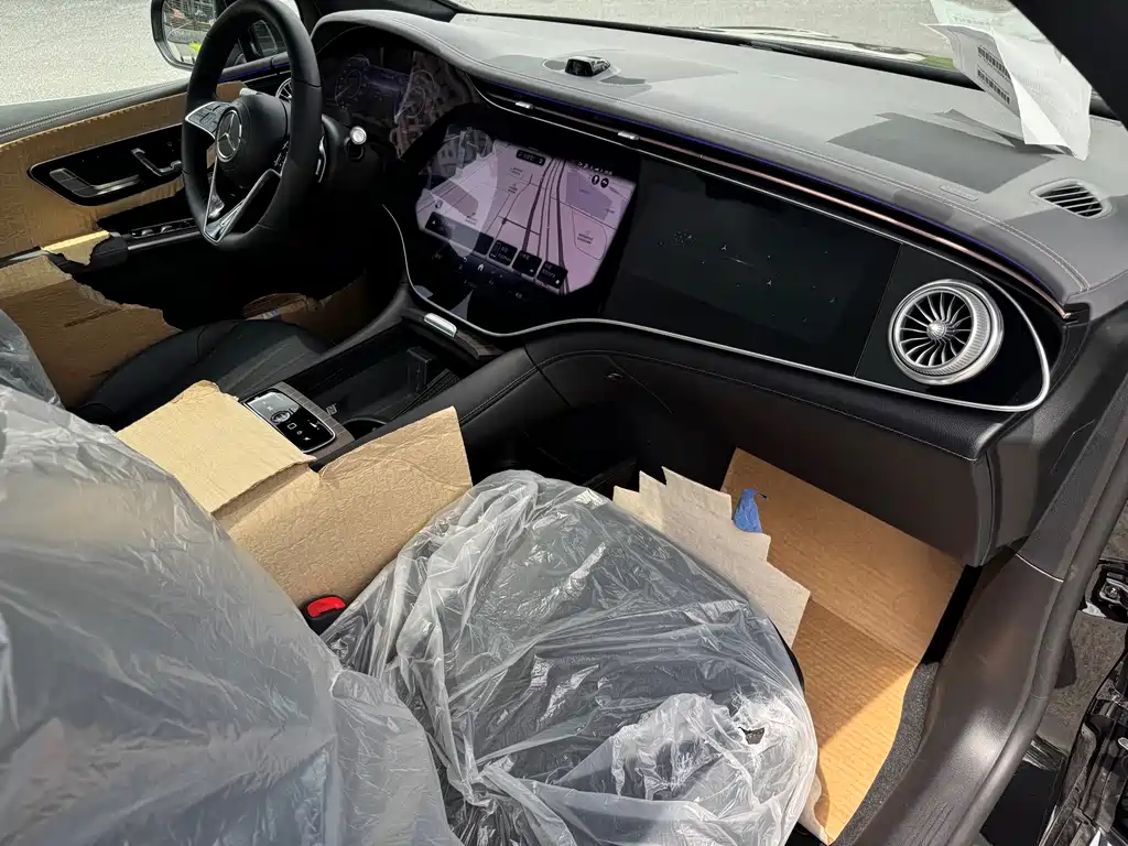 Mercedes-Benz EQS SUV — фото 14