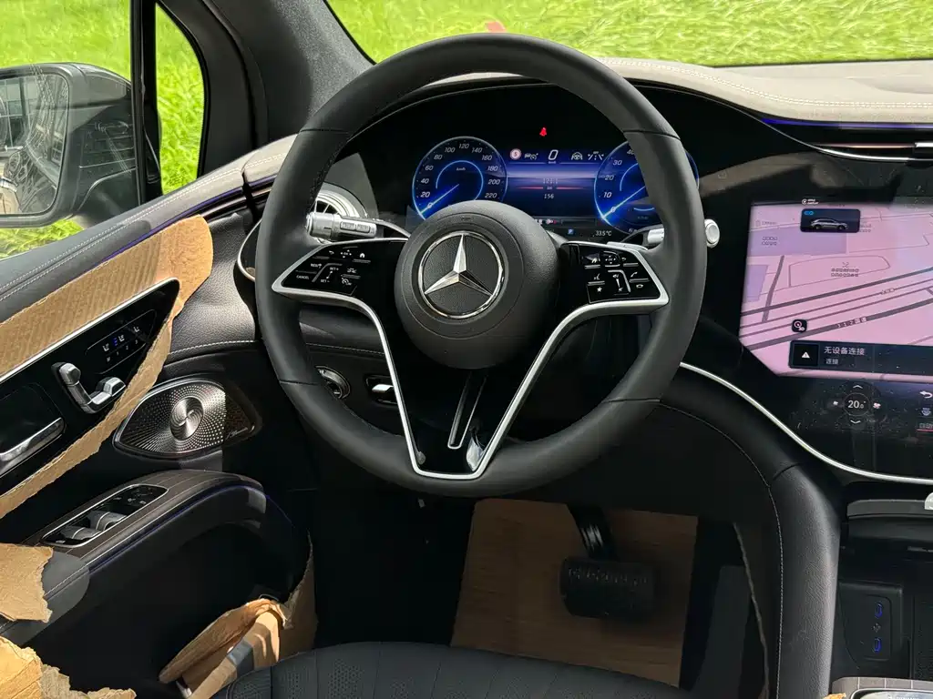 Mercedes-Benz EQS SUV — фото 18
