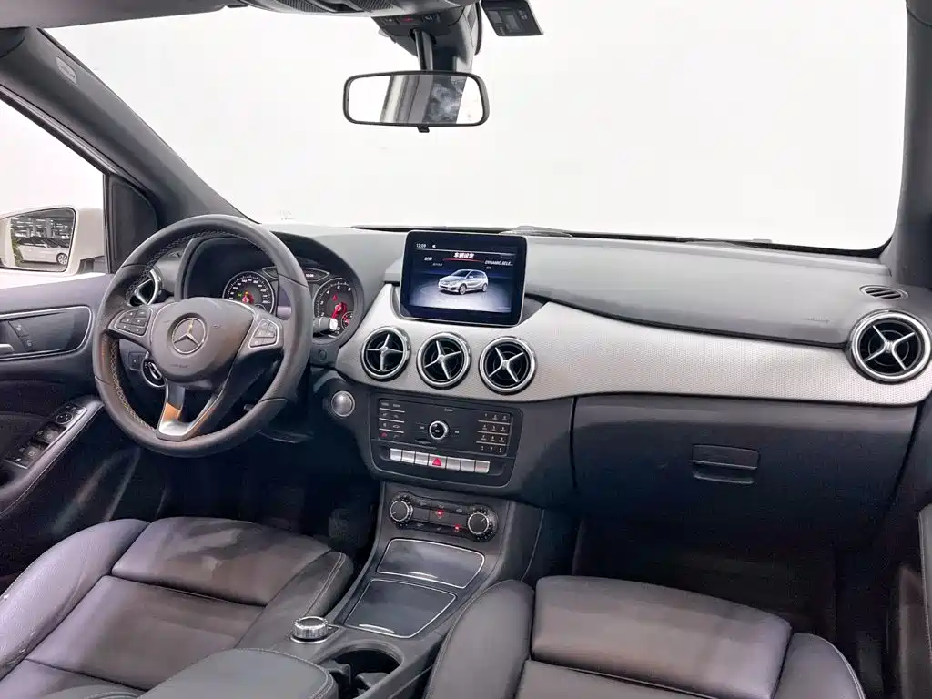 Mercedes-Benz B-Class — фото 14