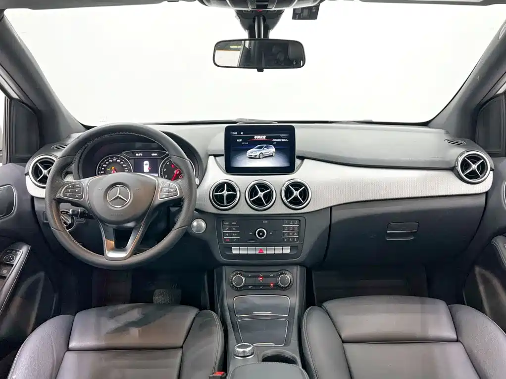 Mercedes-Benz B-Class — фото 15