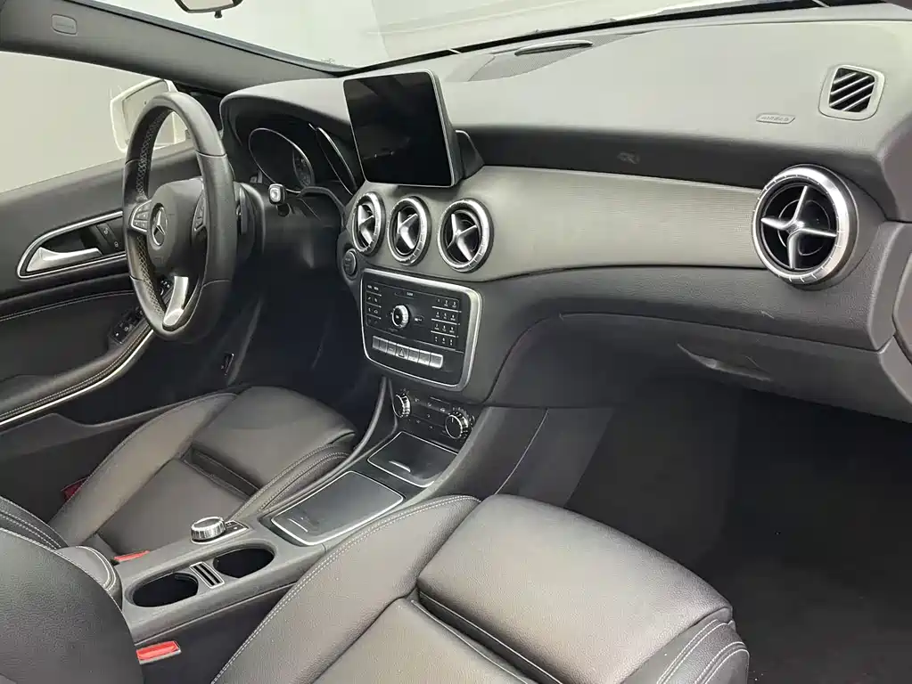 Mercedes-Benz CLA (Import) — фото 9