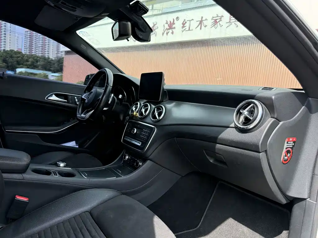 Mercedes-Benz CLA (Import) — фото 21