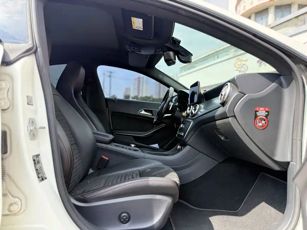 Mercedes-Benz CLA (Import) — фото 25