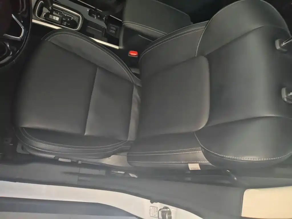 Mitsubishi Outlander — фото 14