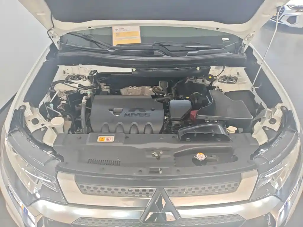 Mitsubishi Outlander — фото 19