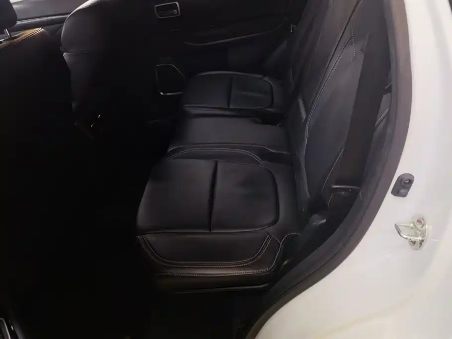 Mitsubishi Outlander — фото 11