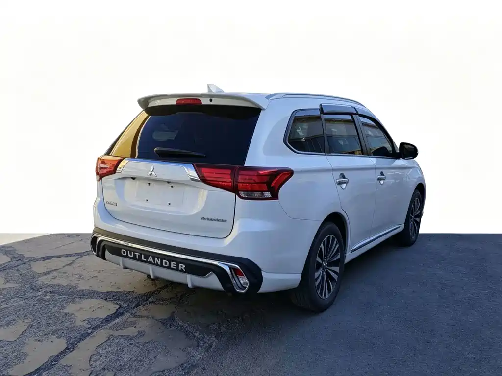 Mitsubishi Outlander — фото 4