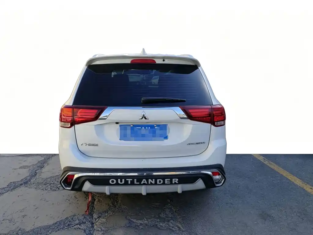 Mitsubishi Outlander — фото 5