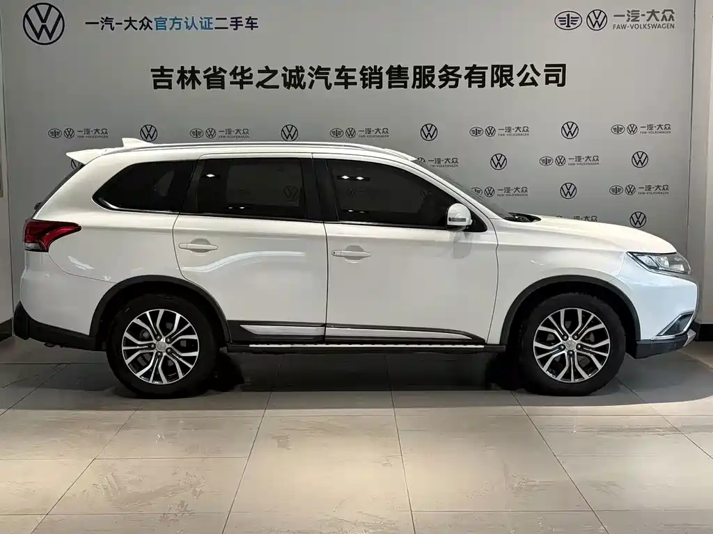 Mitsubishi Outlander — фото 3