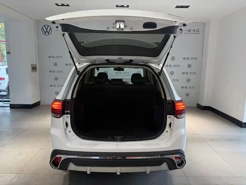 Mitsubishi Outlander — фото 10