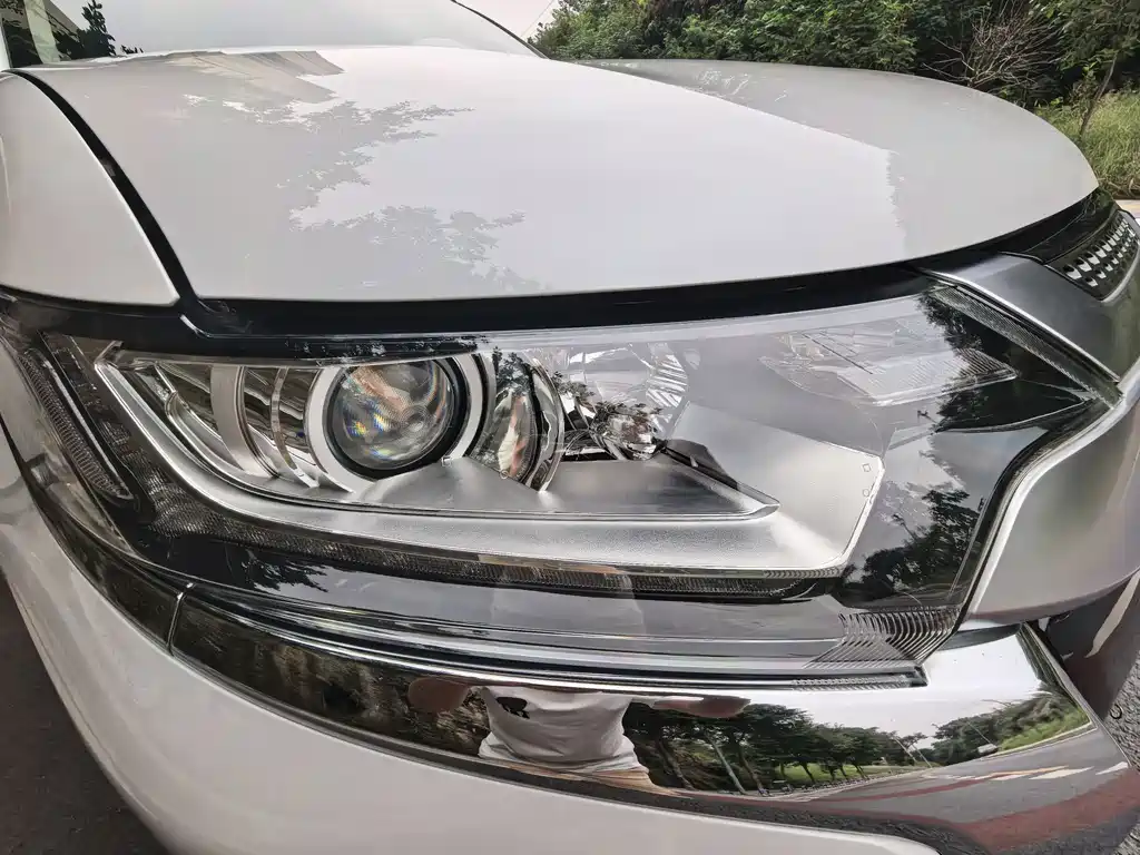 Mitsubishi Outlander — фото 13
