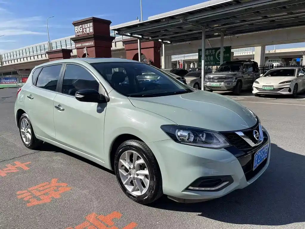 Nissan Tiida — фото 3