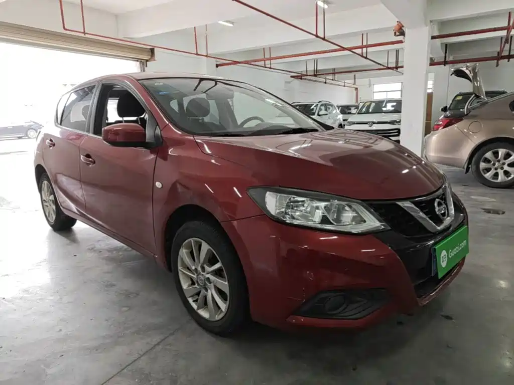 Nissan Tiida — фото 3
