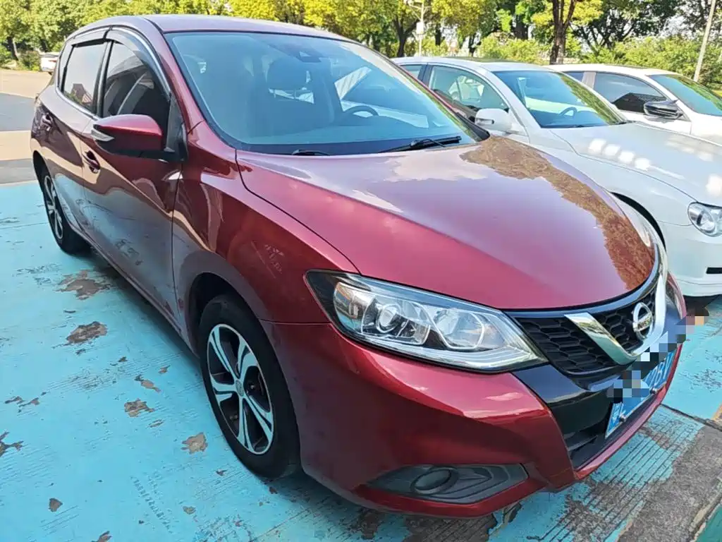 Nissan Tiida — фото 3