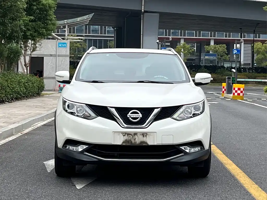 Nissan Qashqai — фото 2
