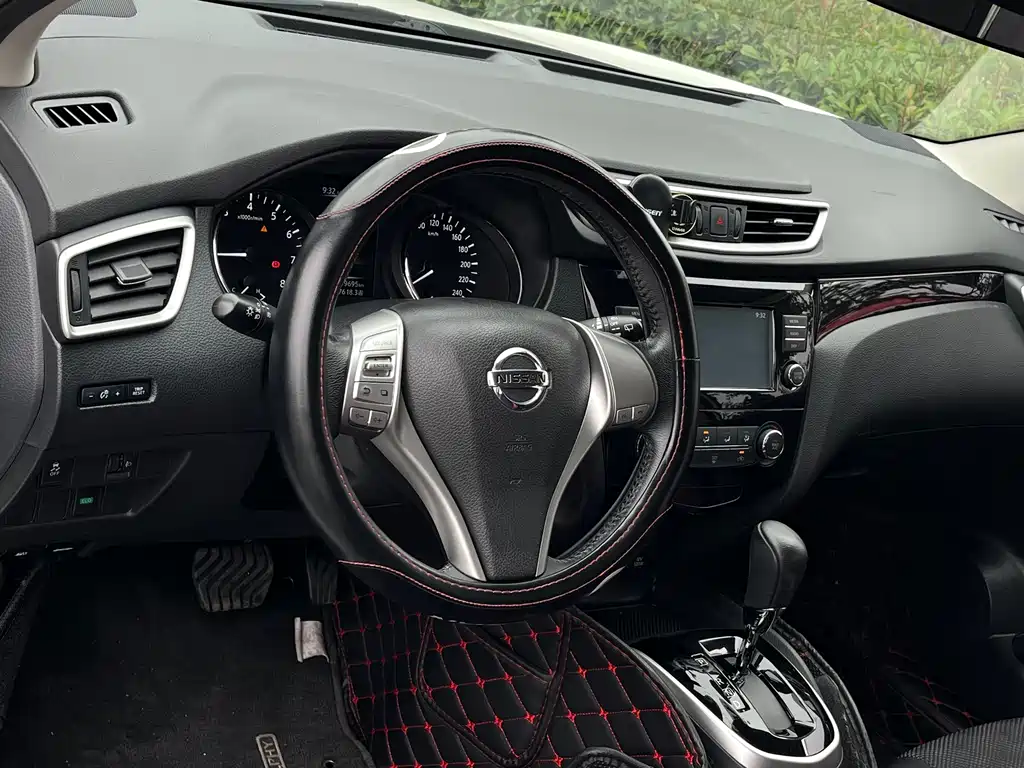 Nissan Qashqai — фото 11