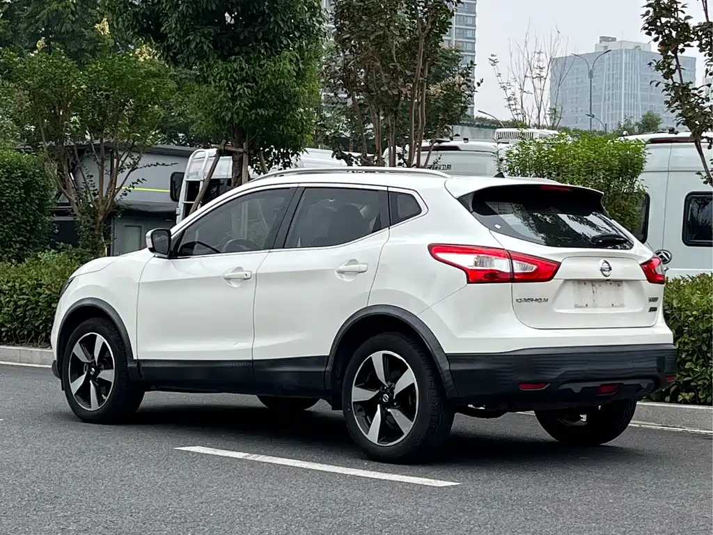 Nissan Qashqai — фото 4