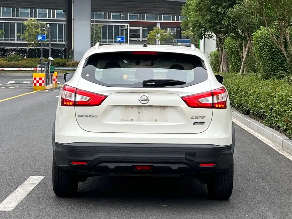 Nissan Qashqai — фото 5