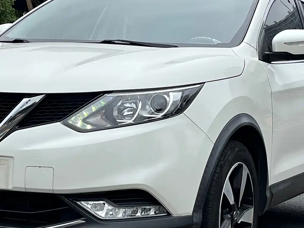 Nissan Qashqai — фото 7