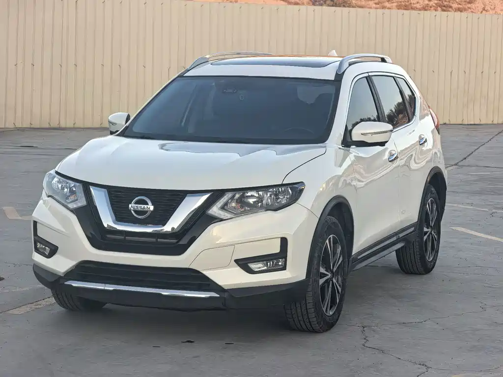 Nissan X-Trail — фото 1