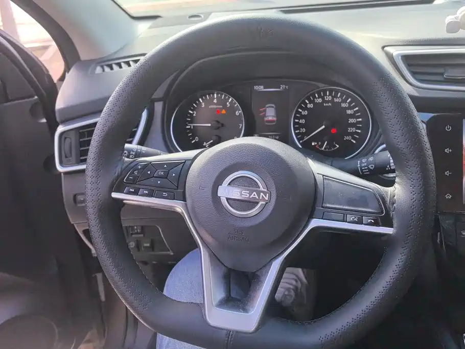 Nissan Qashqai — фото 15